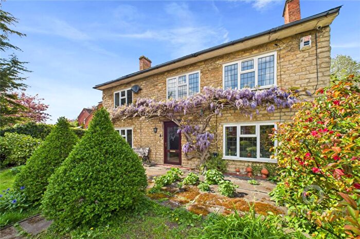 4 Bedroom Detached House For Sale In St. Marys Avenue, Finedon, Wellingborough, Northamptonshire, NN9