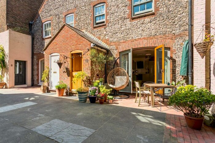 3 Bedroom Detached House To Rent In Gloucester Mews, Gloucester Road, Brighton, BN1