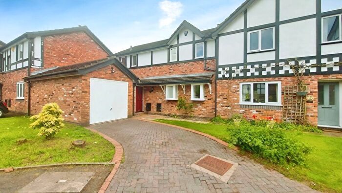 4 Bedroom Semi-Detached House To Rent In Dene Park, Manchester, Greater Manchester, M20