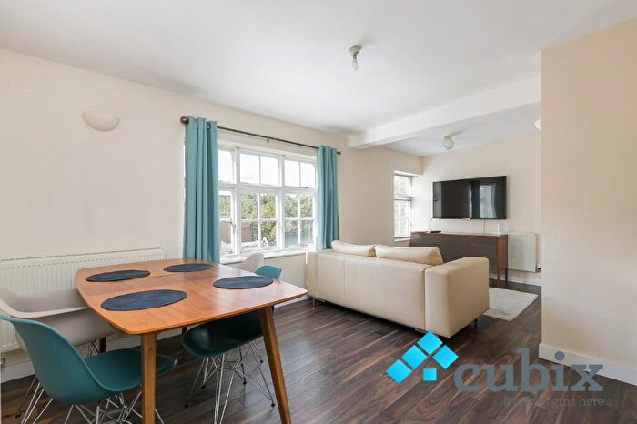 1 Bedroom Flat For Sale In Phoenix Road, London, NW1
