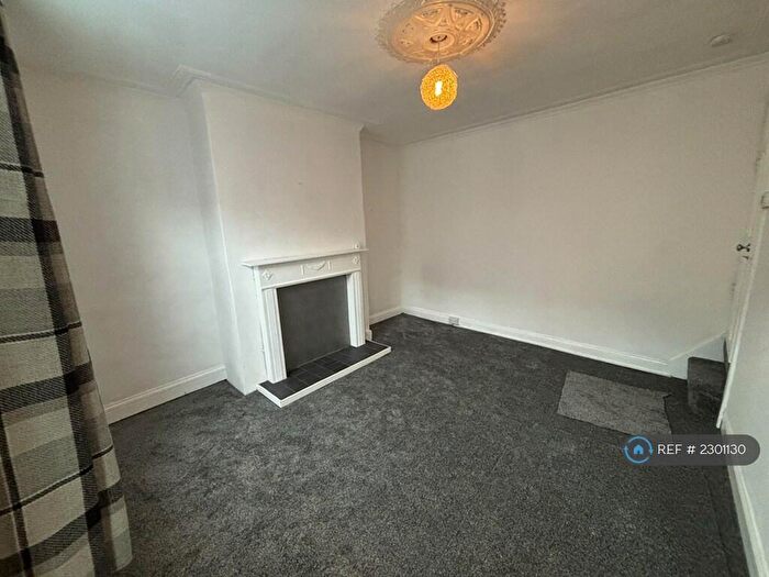 1 Bedroom Terraced House To Rent In Western Mount, Leeds, LS12