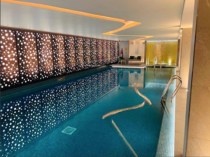 1 Bedroom Flat To Rent In Warwick Lane, West Kensington, Earls Court, London, W14