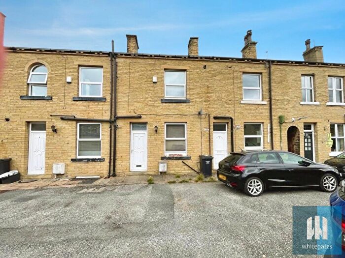 1 Bedroom Terraced House To Rent In Woodland Square, Brighouse, HD6