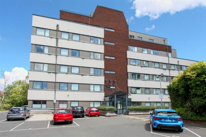 2 Bedroom Flat To Rent In Union House, Clayton Road, Hayes, UB3