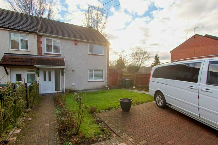 4 Bedroom Semi-Detached House To Rent In Yew Close, Coventry, CV3