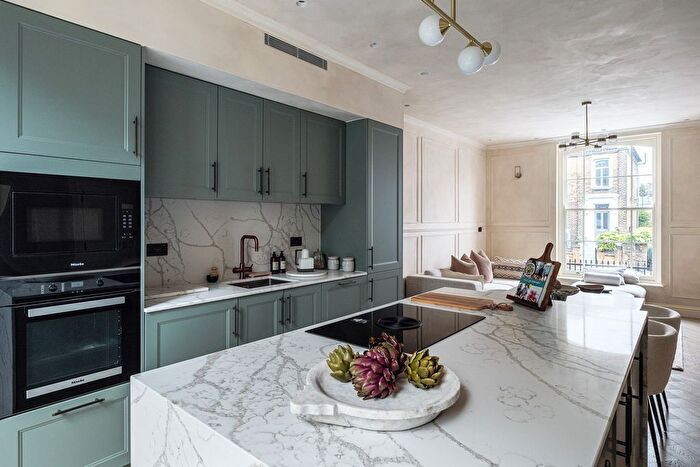 2 Bedroom Flat For Sale In Graham Road, London, E8
