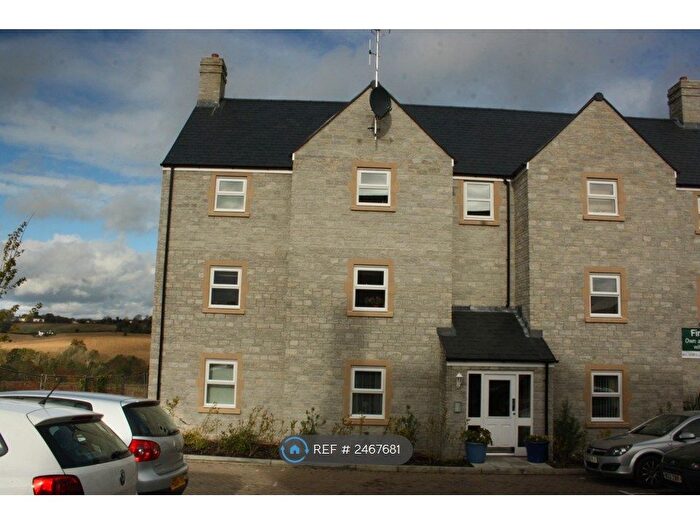 2 Bedroom Flat To Rent In Clifford Drive, Paulton, Bristol, BS39