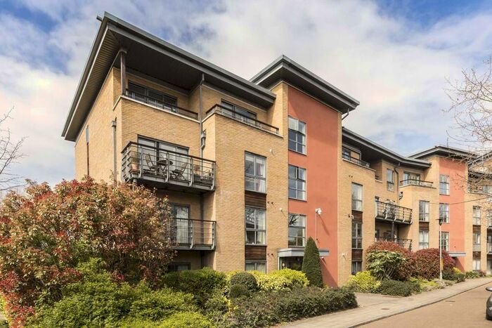 2 Bedroom Flat To Rent In Goldhawk Road, London, W6