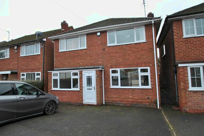 3 Bedroom Property To Rent In Birches Close, Moseley, Birmingham, B13