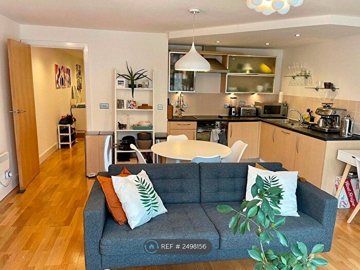 1 Bedroom Flat To Rent In Royal Parade, Tyndalls Park, Bristol, BS8