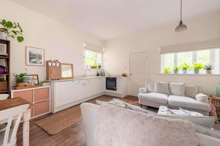 1 Bedroom Bungalow For Sale In Littlemead, High Street, Nutley, TN22