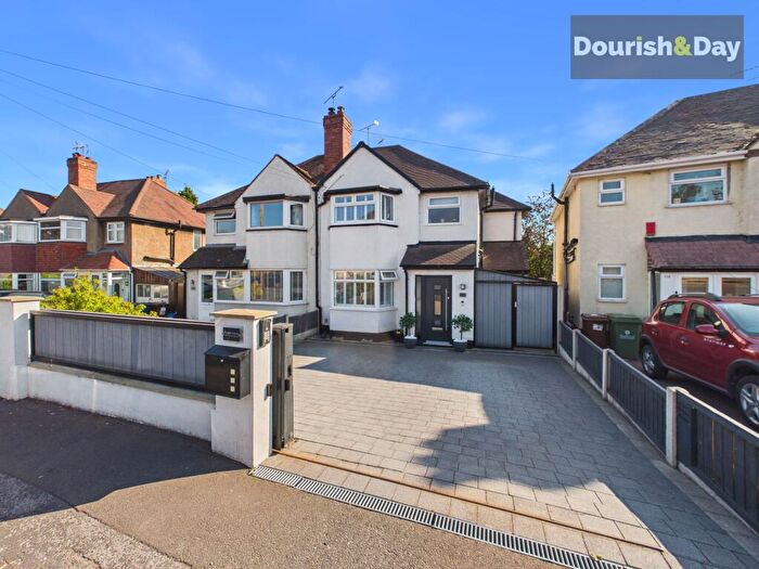 3 Bedroom Semi-Detached House For Sale In Tixall Road, Stafford, ST16