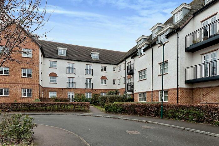 2 Bedroom Flat For Sale In Wissen Drive, Letchworth Garden City, SG6