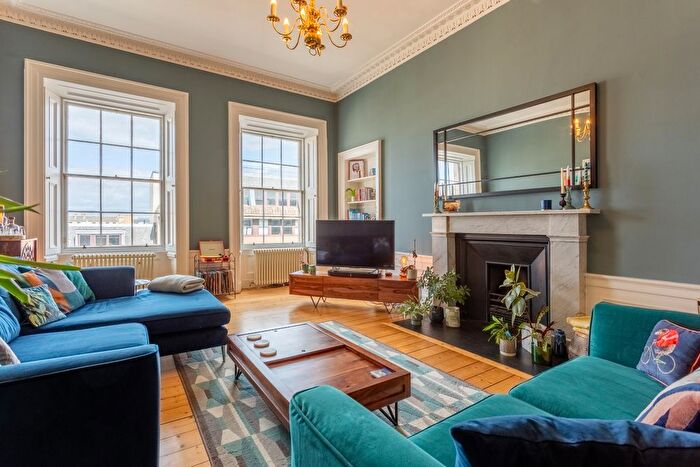 3 Bedroom Flat To Rent In Fettes Row, New Town, Edinburgh, EH3