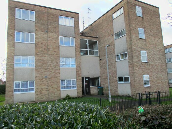 2 Bedroom Flat To Rent In Mitcham Walk, Aylesbury HP19