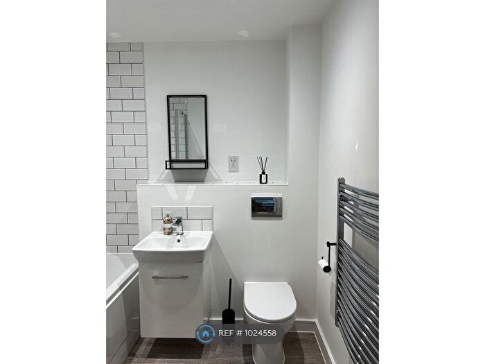 1 Bedroom Flat To Rent In Macarthur House, Derby, DE1