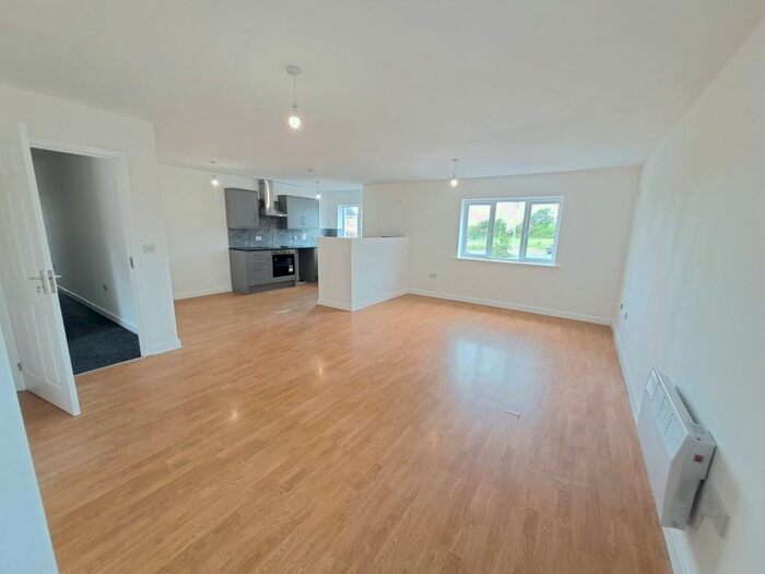 3 Bedroom Flat To Rent In First Floor Flat, Lakin Drive, Braunstone, Leicester, LE3