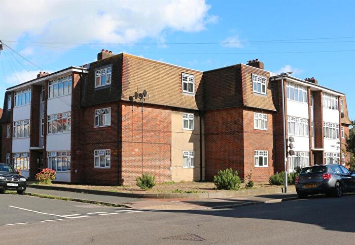 2 Bedroom House To Rent In Firle Road, Eastbourne, BN22