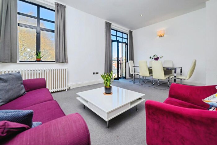 2 Bedroom Flat For Sale In The Hard, Portsmouth, Hampshire, PO1