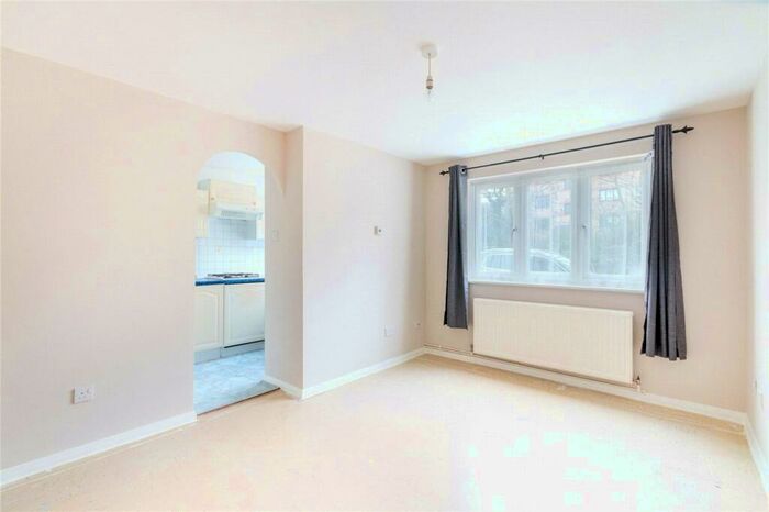 1 Bedroom Apartment To Rent In Glenville Grove, New Cross, SE8