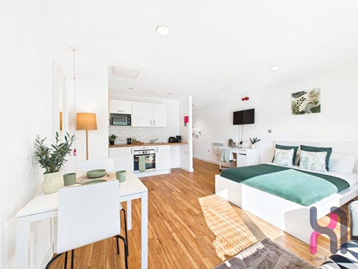 Flat To Rent In The Campus, Frederick Road, Salford, M6