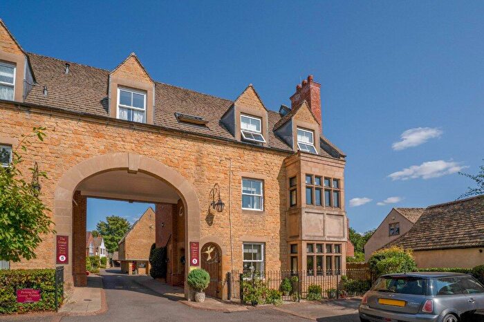 2 Bedroom Flat For Sale In The Grange, Moreton-in-Marsh, Gloucestershire, GL56