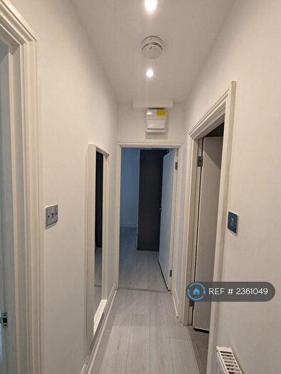 2 Bedroom Flat To Rent In Kingsland Road, London, E2