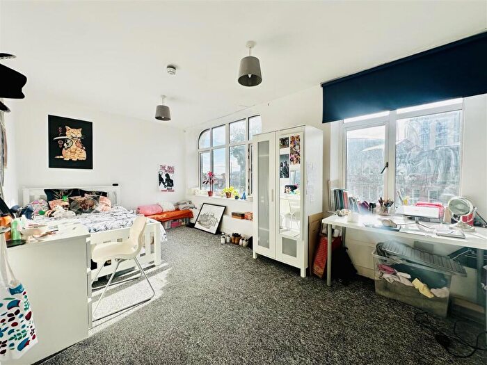 3 Bedroom Flat To Rent In Hockley Buildings, Nottingham, NG1