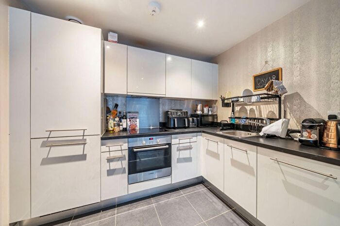 1 Bedroom Flat To Rent In Victoria Court, Unwin Way, Stanmore, HA7