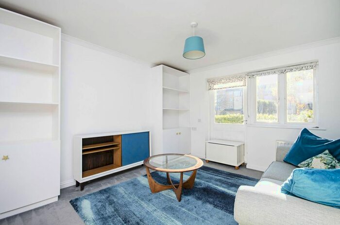 1 Bedroom Flat To Rent In Lavington Close, Hackney, London, E9