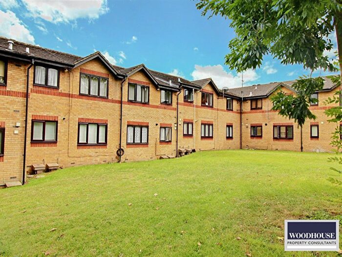 1 Bedroom Flat For Sale In Victoria Close, Cheshunt, EN8
