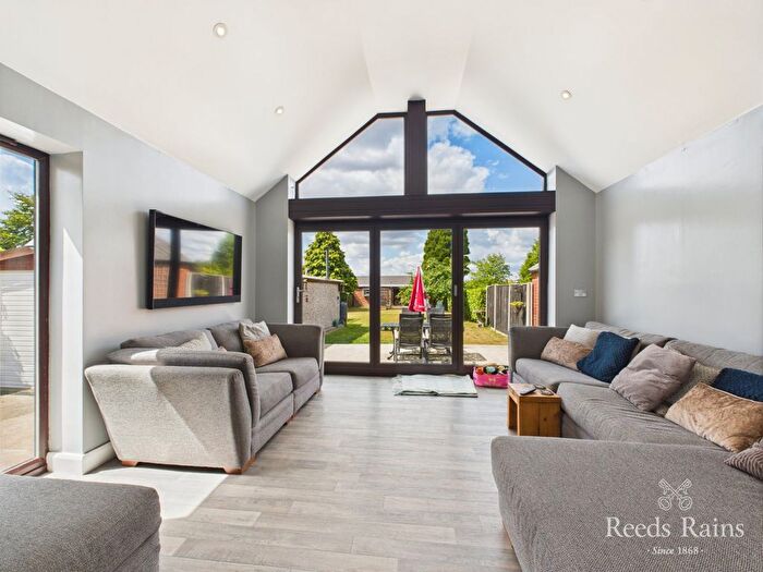 2 Bedroom Bungalow For Sale In Ganstead Lane, Ganstead, Bilton, Hull, HU11