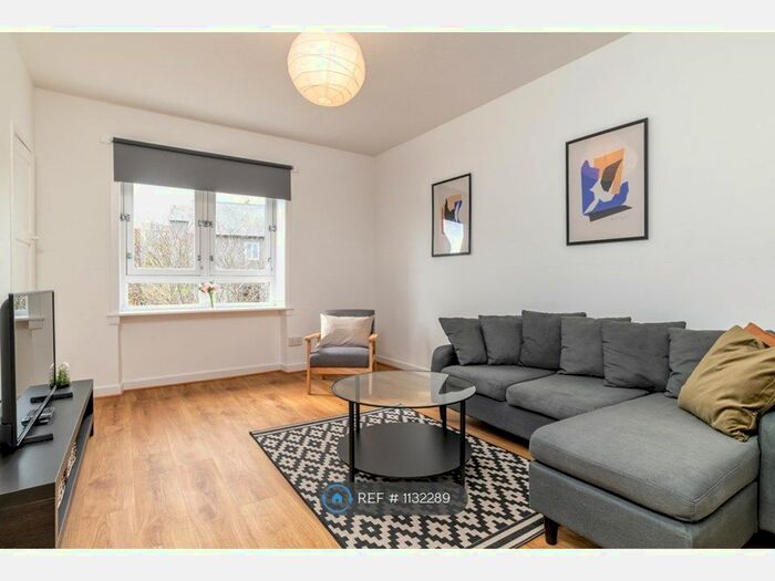 3 Bedroom Maisonette To Rent In Kincorth Place, Aberdeen, AB12