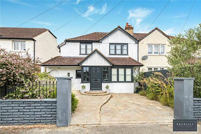 3 Bedroom Semi-Detached House For Sale In Dennis Road, East Molesey, Surrey, KT8