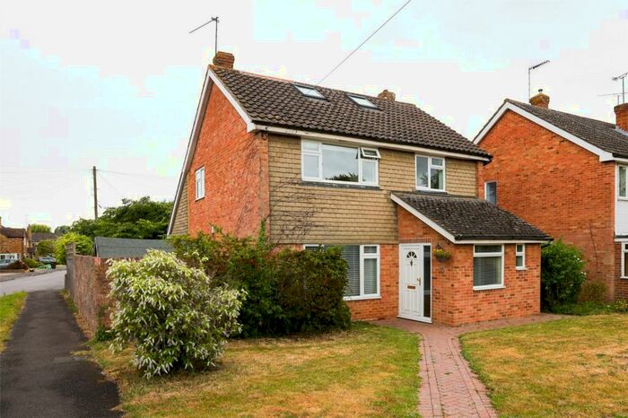5 Bedroom Detached House To Rent In Chaseside Avenue, Twyford, Reading, Berkshire, RG10