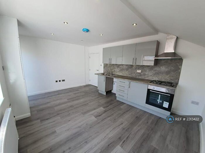 2 Bedroom Flat To Rent In Lea Bridge Road, London, E10