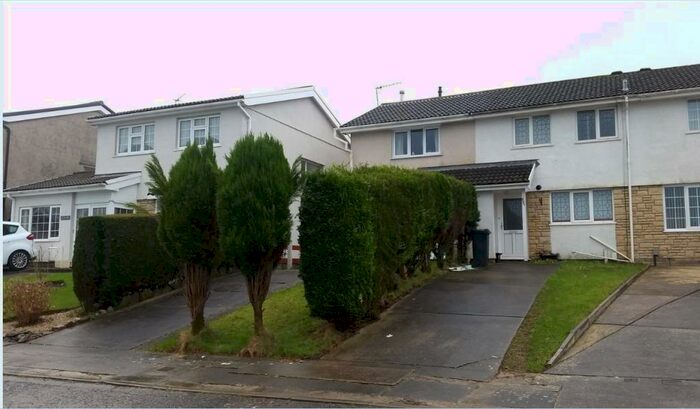 2 Bedroom House To Rent In Ridgewood Gardens, Cimla, Neath, SA11