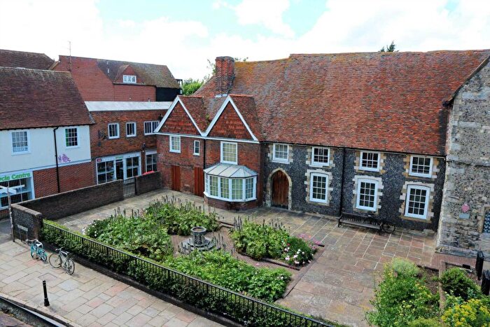 2 Bedroom Town House To Rent In Heritage Court, Canterbury, CT1