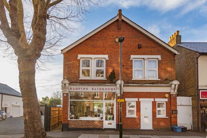 1 Bedroom Flat To Rent In Station Road, Hampton TW12