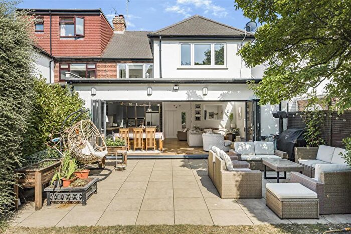 4 Bedroom House For Sale In Lawn Close, Datchet, Slough, SL3