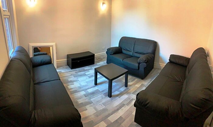 6 Bedroom Terraced House To Rent In London Road, Reading, RG1