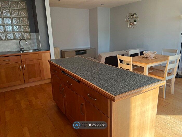 1 Bedroom Flat To Rent In The Coliseum, London, N8