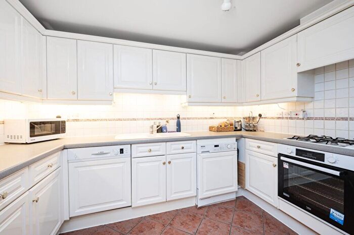 2 Bedroom Flat For Sale In Lamb Street, Spitalfields, London, E1