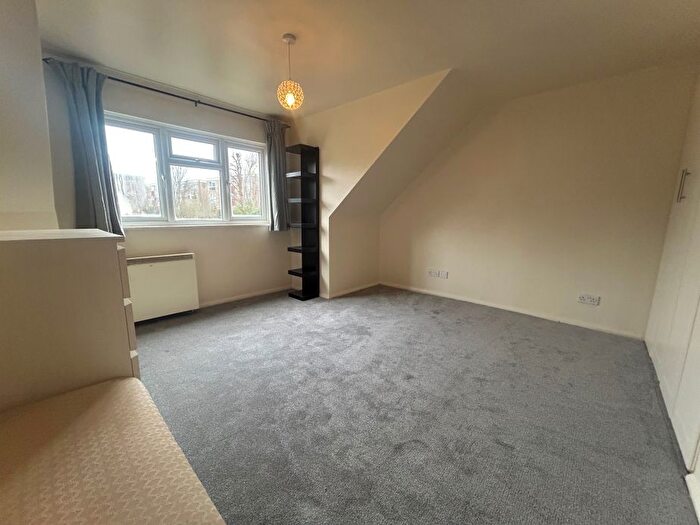 1 Bedroom Flat To Rent In Camden Road, Sutton, SM1