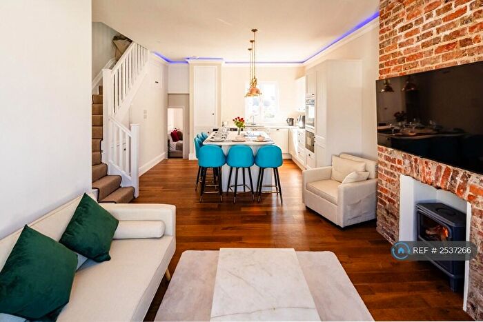 2 Bedroom Flat To Rent In Blatchington Road, Hove, BN3