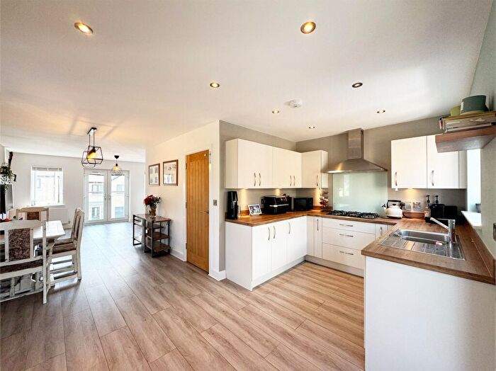 4 Bedroom Detached House For Sale In Rosemeade Court, Huddersfield, HD5