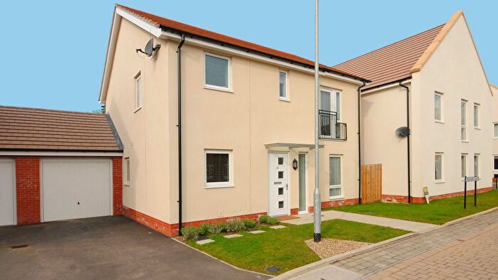 4 Bedroom Detached House To Rent In Tornado Chase, Bracknell, RG12