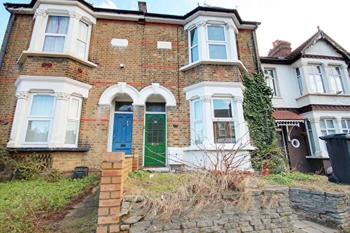 Studio To Rent In Browning Road, Enfield, EN2
