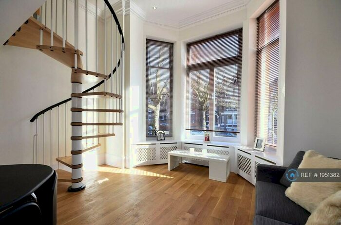 Studio To Rent In Fitzjohns Avenue, London, NW3