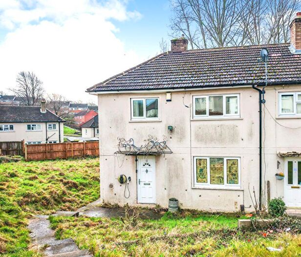 3 Bedroom Terraced House For Sale In Monkswood Bank, Leeds, LS14